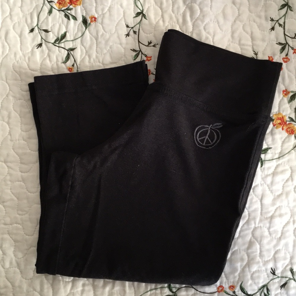 Green apple yoga crop pants